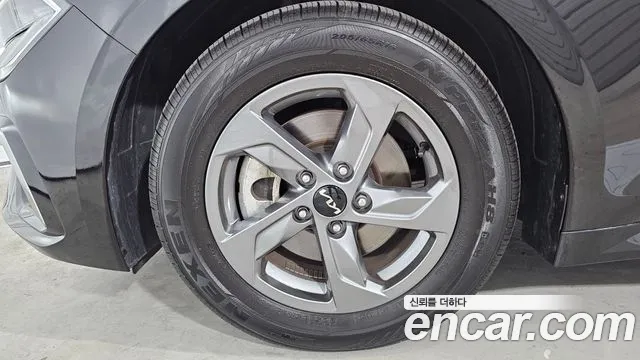 Kia K5 Новый K5 3 поколение 2.0 LPi(Для проката) — Фото автомобиля 5