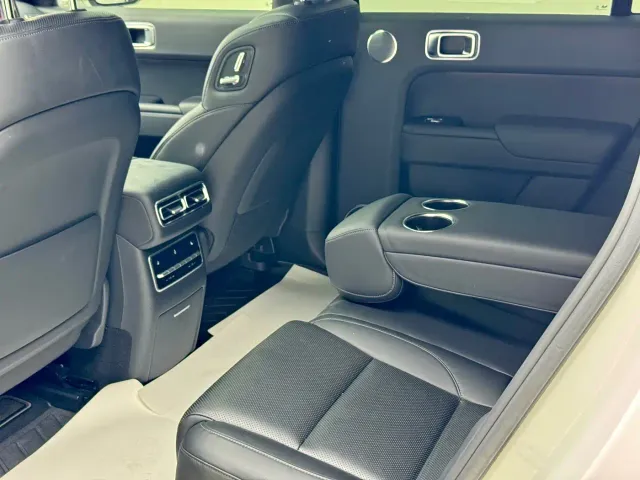 Li Auto L7 — Фото автомобиля 15