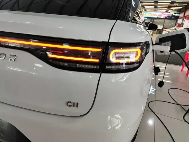 Leapmotor C11 — Фото автомобиля 7