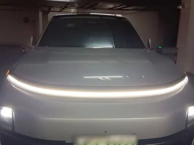 Li Auto L8 — Фото автомобиля 22