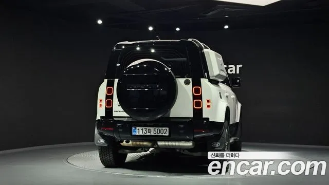 Land Rover Defender — Фото автомобиля 4
