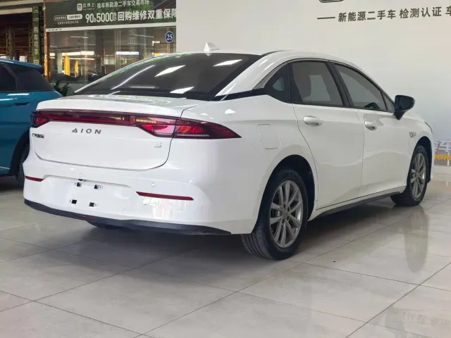 GAC Aion S — Фото автомобиля 10
