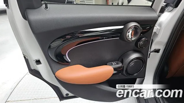 MINI Cooper — Фото автомобиля 14