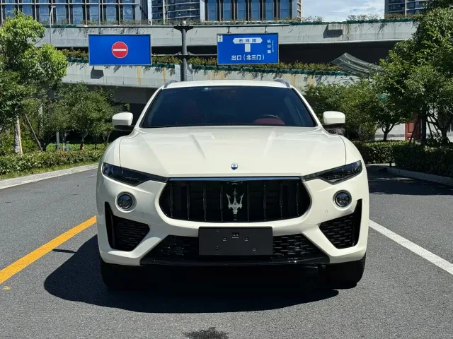 Maserati Levante — Фото автомобиля 2