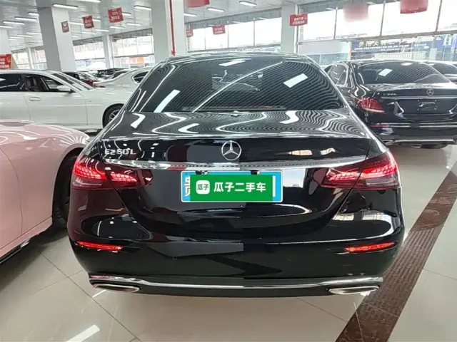 Mercedes-Benz E-Class — Фото автомобиля 5