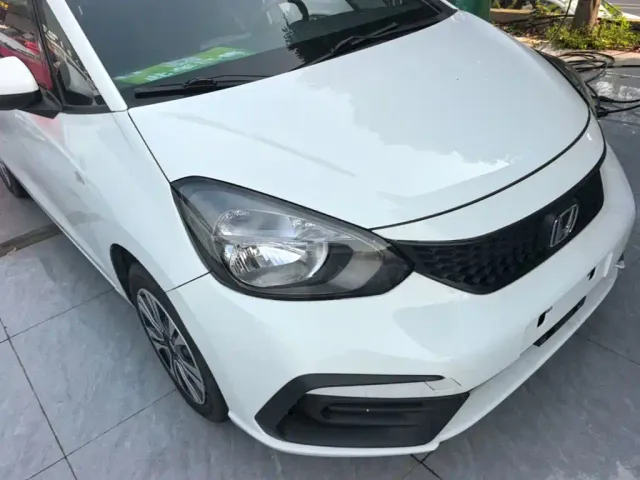 Honda Fit — Фото автомобиля 3