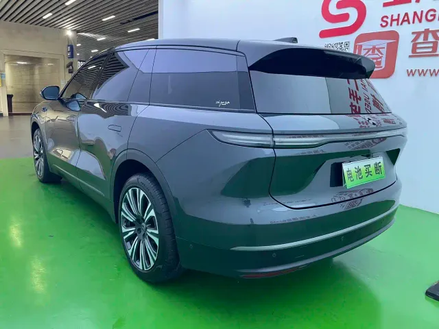 Nio ES8 — Фото автомобиля 16