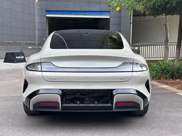 Xiaomi SU7 — Фото автомобиля 12