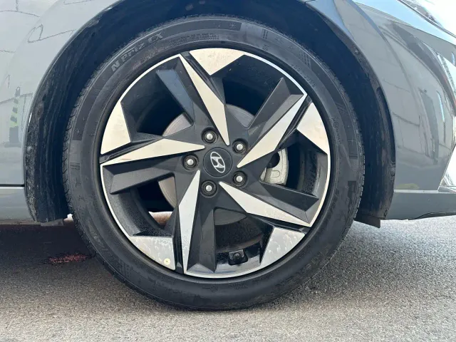 Hyundai Elantra — Фото автомобиля 23