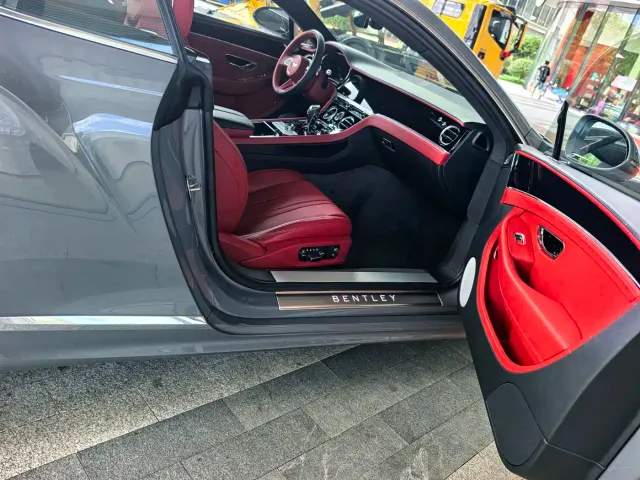 Bentley Continental Plug-in Hybrid — Фото автомобиля 7