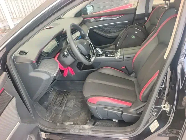 Dongfeng Yixuan MAX — Фото автомобиля 10