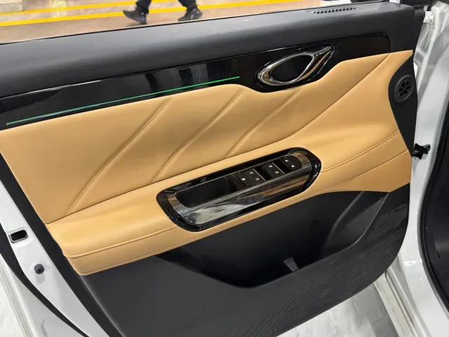 GAC Trumpchi E8 — Фото автомобиля 4