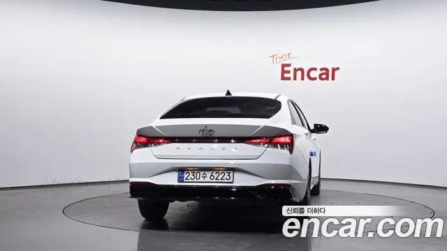 Hyundai Avante — Фото автомобиля 4