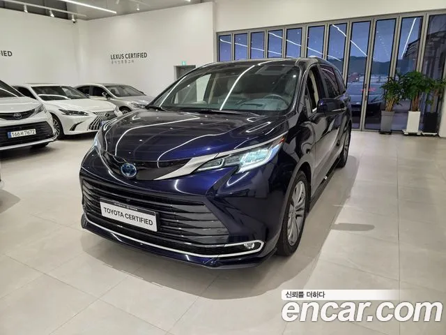 Фотография автомобиля — Toyota Sienna 4th Gen