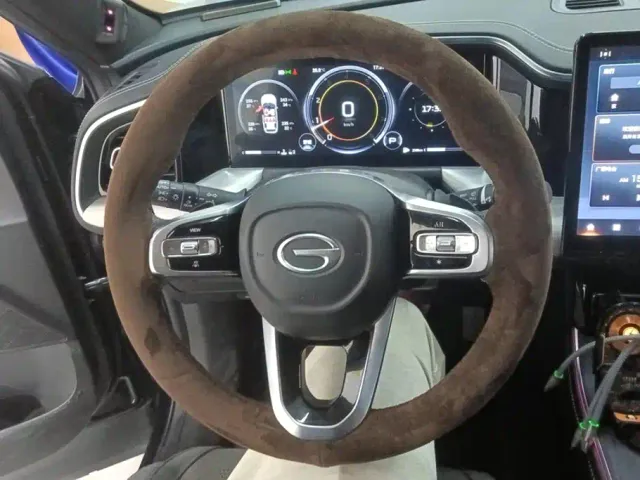 GAC Trumpchi GS8 — Фото автомобиля 15