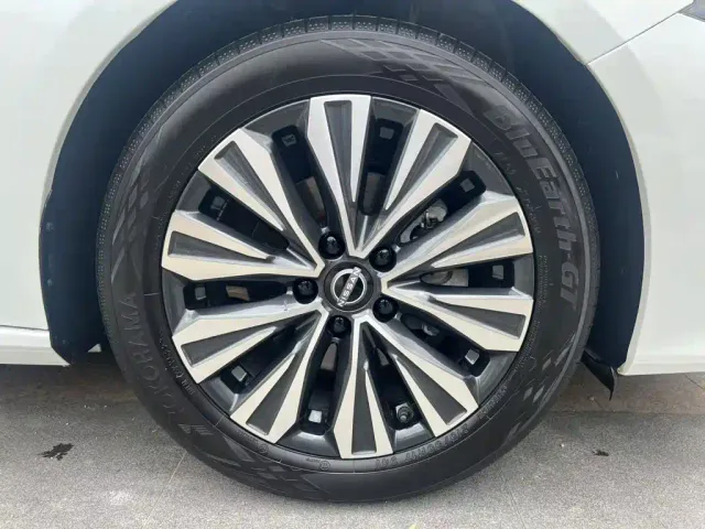 Nissan Teana — Фото автомобиля 19