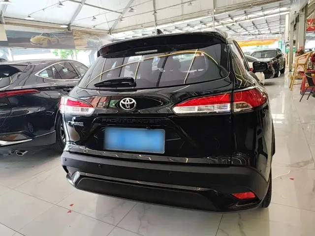 Toyota Frontlander 2022 2.0L CVT Elite — Фото автомобиля 5