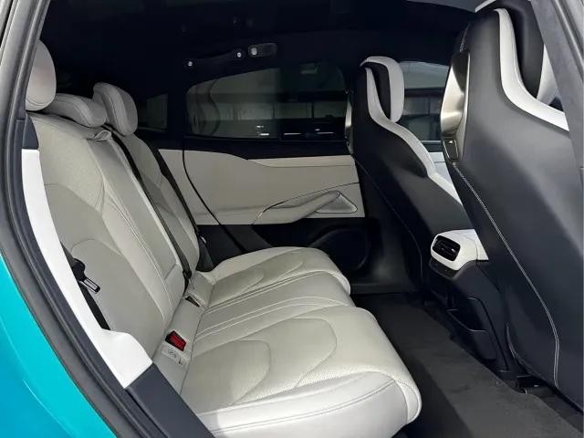 Xiaomi SU7 — Фото автомобиля 5