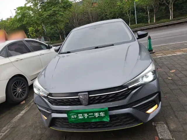 Roewe i5 — Фото автомобиля 2