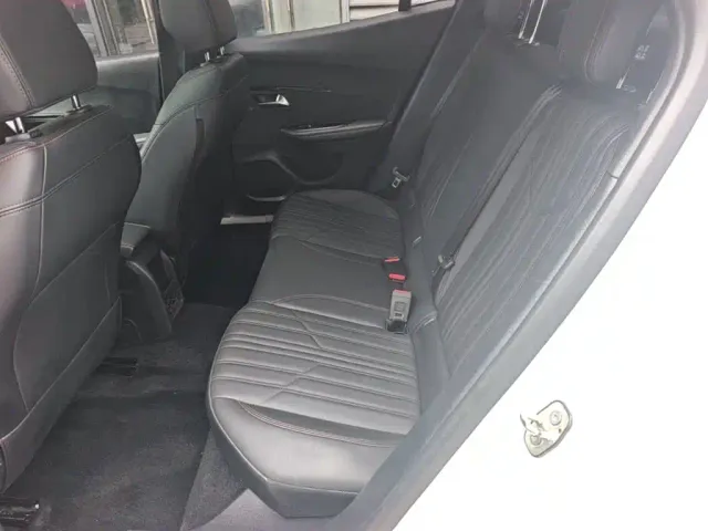 Peugeot 2008 — Фото автомобиля 16