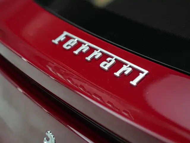 Ferrari Purosangue — Фото автомобиля 11