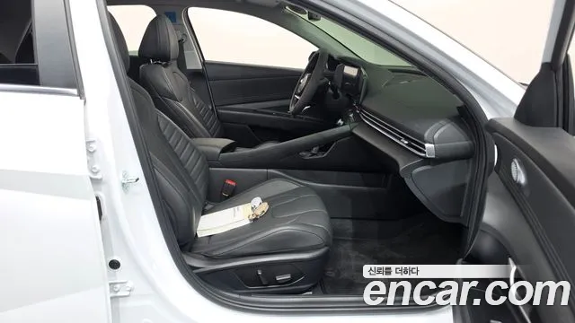 Hyundai Avante CN7 — Фото автомобиля 16