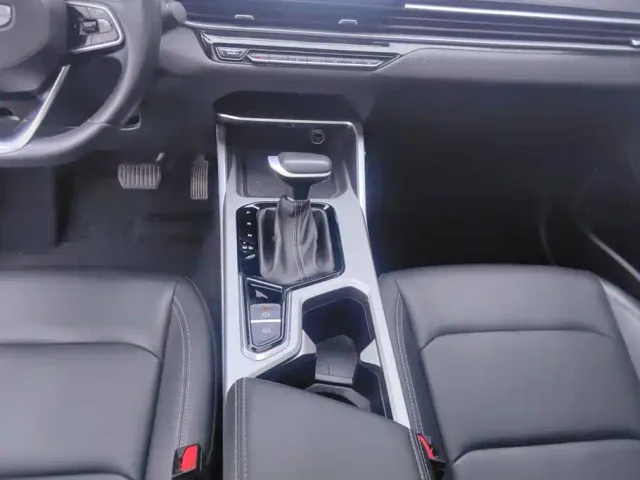 Geely Emgrand — Фото автомобиля 16