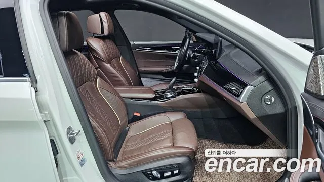 BMW 5-Series 5 серия (G30) — Фото автомобиля 10