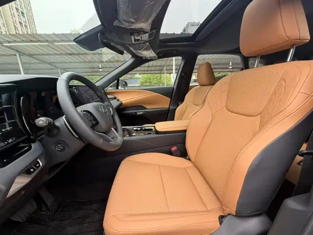 Lexus RX — Фото автомобиля 4