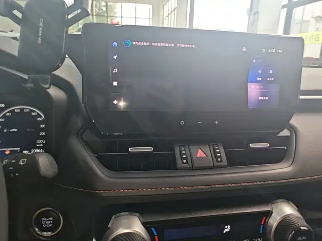 Toyota RAV4 — Фото автомобиля 12