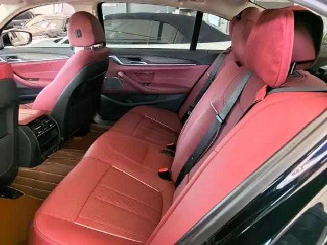 BMW 5 Series — Фото автомобиля 16