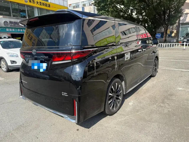 Toyota Vellfire — Фото автомобиля 9