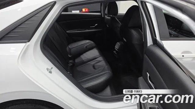 Hyundai Avante CN7 — Фото автомобиля 17