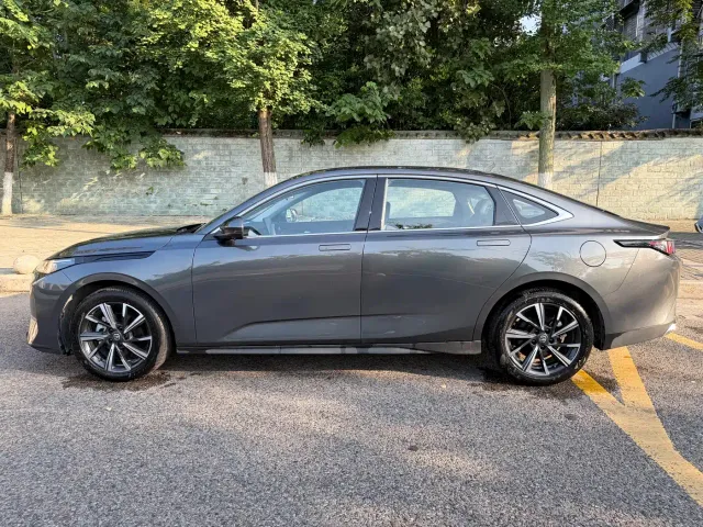 Changan Eado — Фото автомобиля 2
