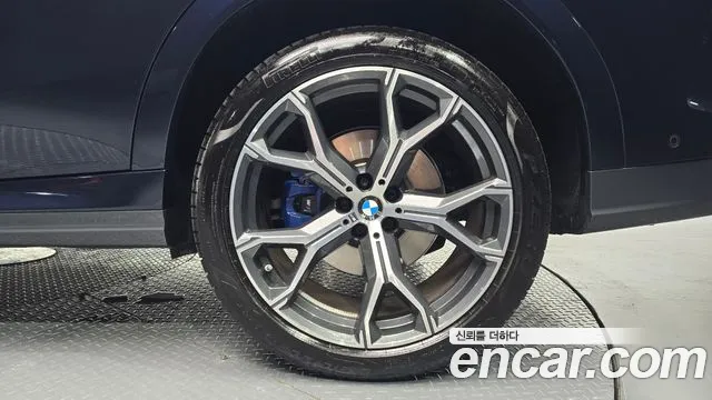 BMW X6 xDrive40i M Sport — Фото автомобиля 21