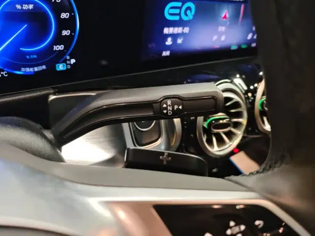 Mercedes-Benz EQB — Фото автомобиля 13