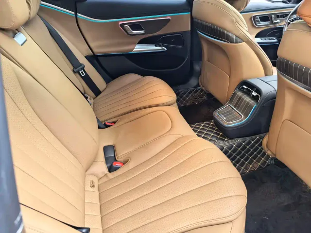 Mercedes-Benz E-Class — Фото автомобиля 10