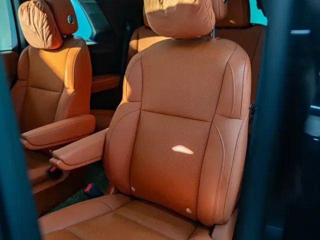 Li Auto L8 — Фото автомобиля 18