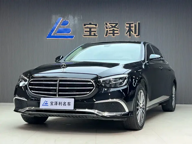 Фотография автомобиля — Mercedes-Benz E-Class