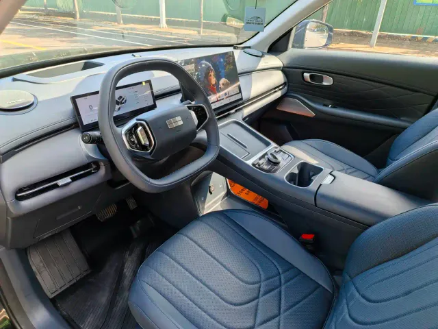 Geely Galaxy Starship 7 EM-i — Фото автомобиля 12