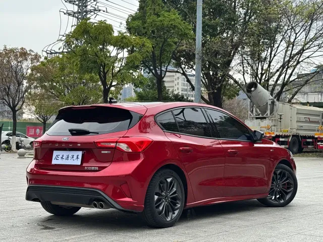 Ford Focus — Фото автомобиля 25
