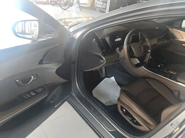 BYD Han — Фото автомобиля 15