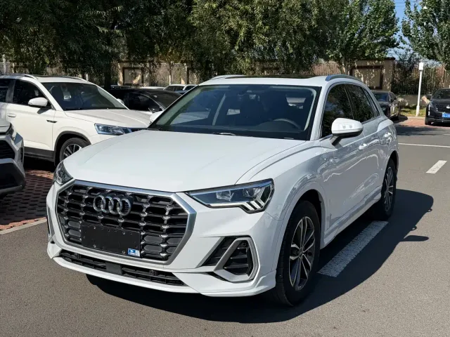 Фотография автомобиля — Audi Q3
