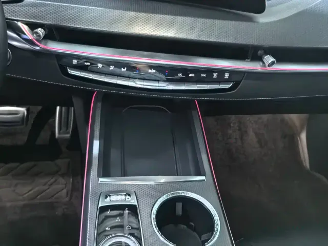 Cadillac XT5 — Фото автомобиля 9