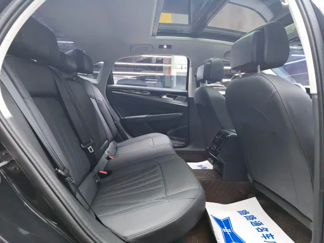 Volkswagen Passat — Фото автомобиля 9