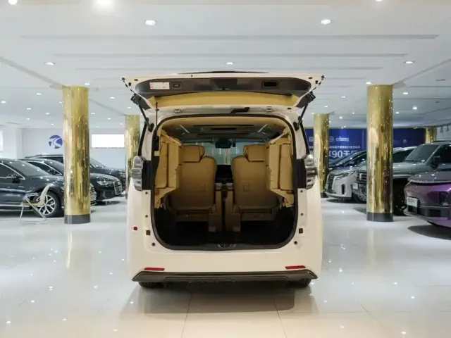 Toyota Vellfire — Фото автомобиля 7