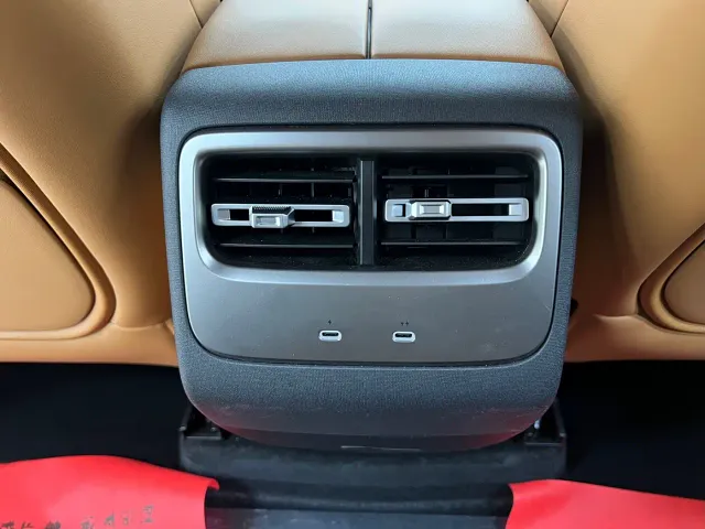 iCAR V27 — Фото автомобиля 18