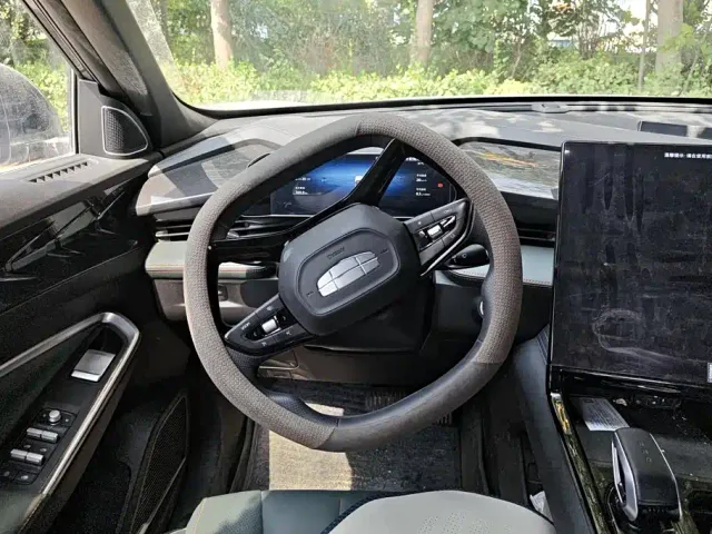 Geely Boyue — Фото автомобиля 15