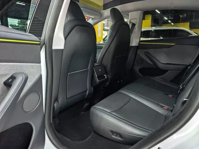 Tesla Model Y — Фото автомобиля 5