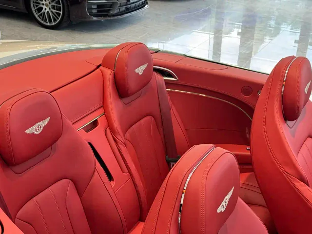 Bentley Continental — Фото автомобиля 9